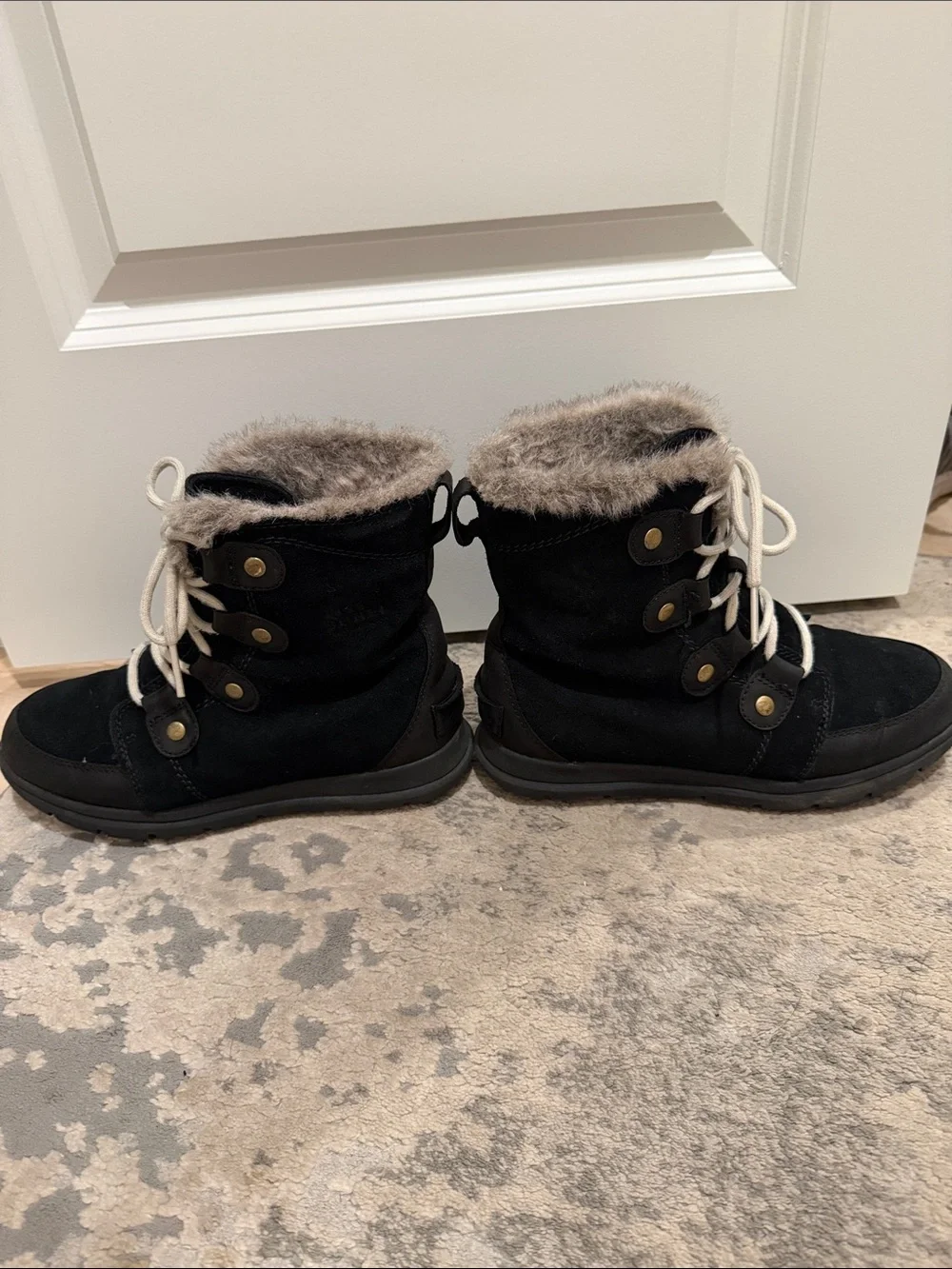 Sorel stylish black